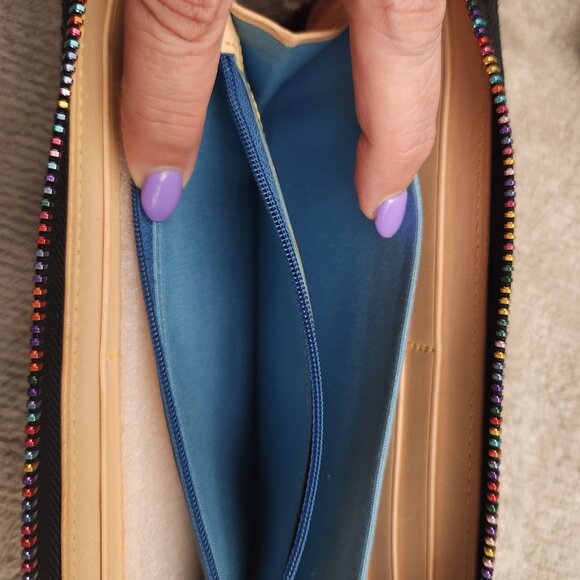 Dooney & Bourke Signature Rainbow Multicolor Zip Card Wallet - EUC - Picture 7 of 10